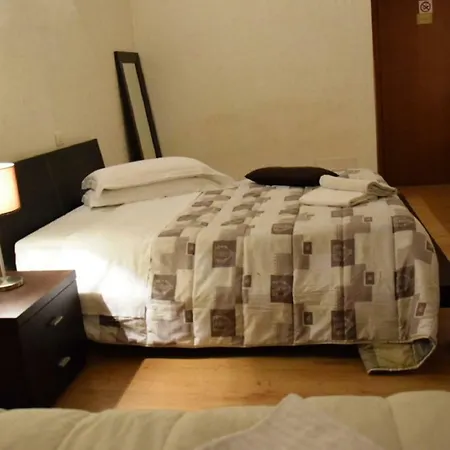 Bed & Breakfast H.h *